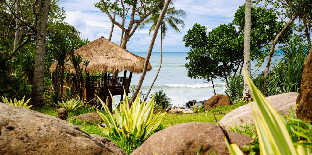 One of the best beachfront Bali villas has steps down to the beach.